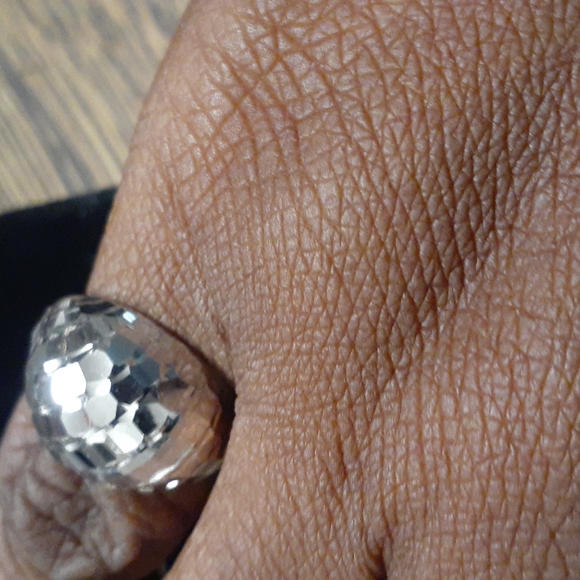 10K WHITE GOLD DIAMOND CUT DOME RING - Picture 3 of 8